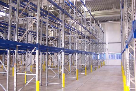 Asics – (De-) Montage Kommissionierlager