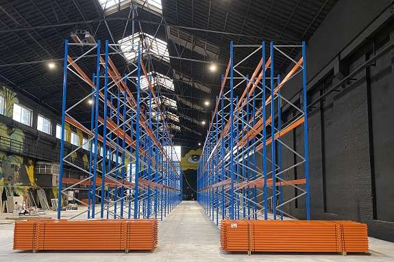 Santos – Montage Kommissionierlager